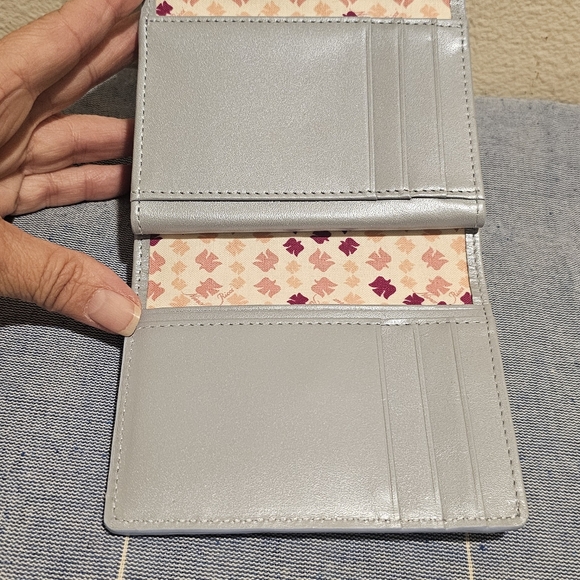 Nina Ricci slate Blue wallet with kiss lock - Picture 5 of 11